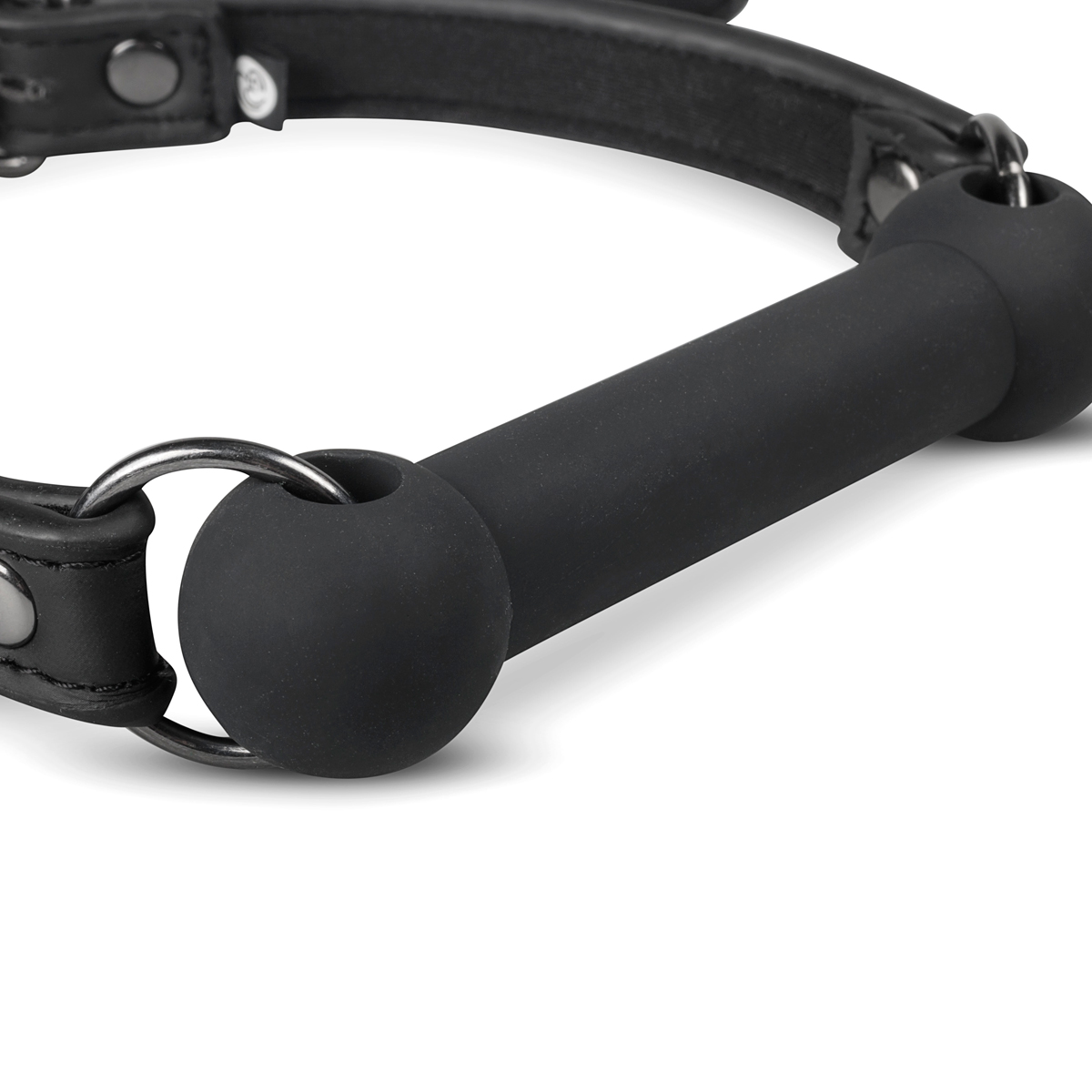 The silicone bit is provided with an adjustable silicone head strap for a perfect fit.