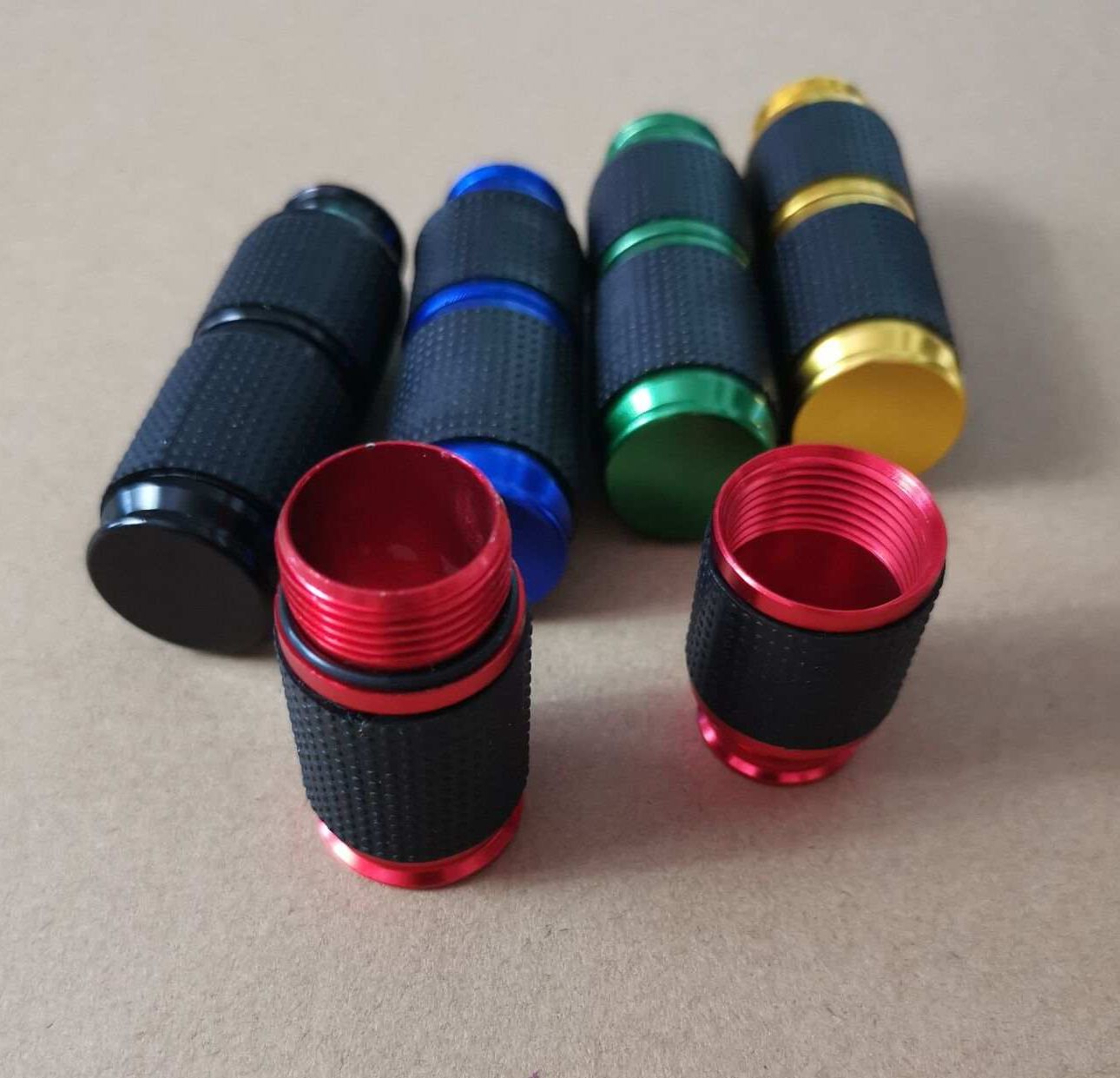 Mixed colours: silver