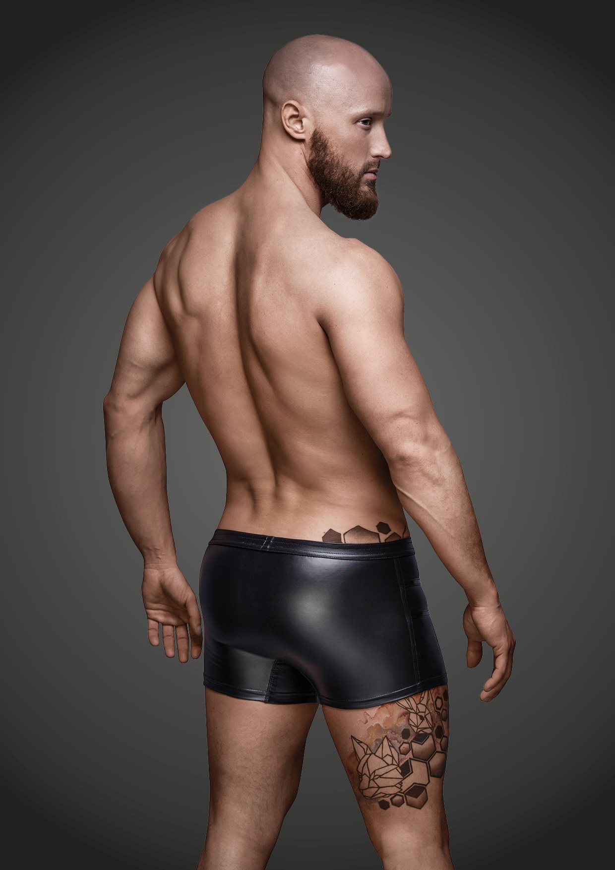 Sexy tight-fitting shorts made from high quality material with front zipper. The decorative vertical and horizontal seams make the short the optimal combination for many outfits.