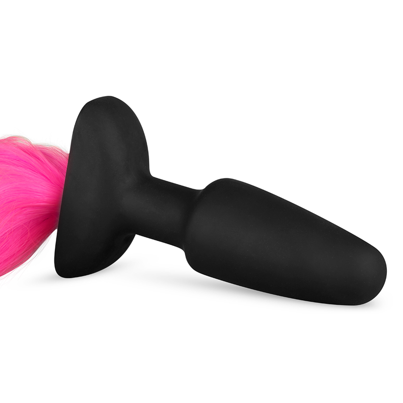 The plug has a medium size and is easy to insert thanks to the soft and smooth silicone material. The beautiful long tail has a beautiful pink colour for a unique look.