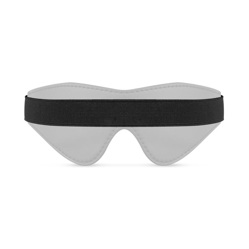 This blindfold is perfect for an exciting evening! Blindfold your partner and let them enjoy the sensation of not being able to see. Surrender yourself completely to your partner and let your imagination run wild!
