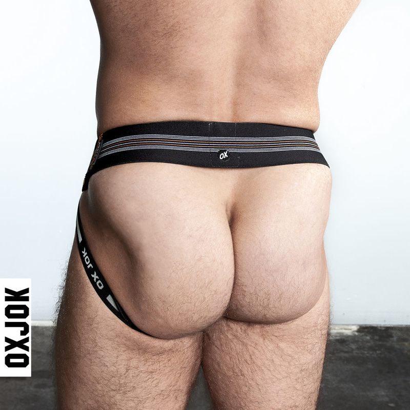 <p>SLINGJOCK’s pouch cups you